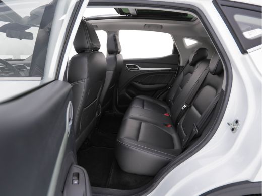 MG ZS-EV EV Luxury 45 kWh (INCL-BTW) *PANO | FULL-LEATHER | CCS-FASTLOADER | KEYLESS | NAVI-FULLMAP | ADAP... ActivLease financial lease