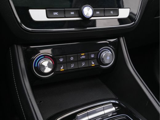 MG ZS-EV EV Luxury 45 kWh (INCL-BTW) *PANO | FULL-LEATHER | CCS-FASTLOADER | KEYLESS | NAVI-FULLMAP | ADAP... ActivLease financial lease
