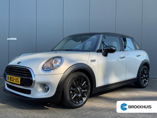 Mini Cooper 1.5 136pk Business Edition | Led | Climate | Carplay | Navigatie | 16" Lichtmetaal | Cruisecontro... Mini Cooper 1.5 136pk Business Edition | Led | Climate | Carplay | Navigatie | 16" Lichtmetaal | Cruisecontro...