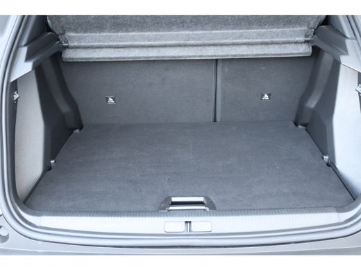 Peugeot 2008 1.2 PURETECH 130PK GT PACK AUTOMAAT / NAVI / LEDER / CLIMA / LED / PDC / 17" LMV / KEYLESS / ALCA... ActivLease financial lease