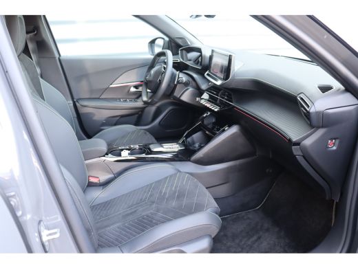 Peugeot 2008 1.2 PURETECH 130PK GT PACK AUTOMAAT / NAVI / LEDER / CLIMA / LED / PDC / 17" LMV / KEYLESS / ALCA... ActivLease financial lease