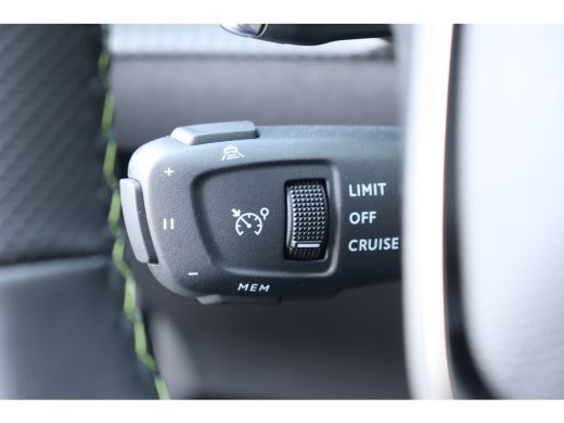 Peugeot 2008 1.2 PURETECH 130PK GT PACK AUTOMAAT / NAVI / LEDER / CLIMA / LED / PDC / 17" LMV / KEYLESS / ALCA... ActivLease financial lease