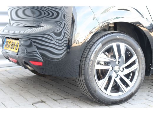 Peugeot 208 1.2 PURETECH 100PK ALLURE PACK AUTOMAAT / NAVI / LEDER / CLIMA / FULL-LED / CAMERA / 16" LMV / KE... ActivLease financial lease