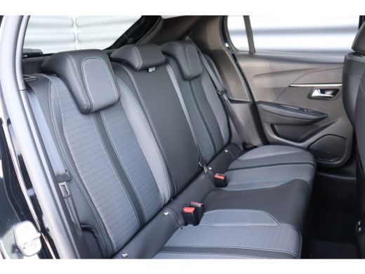 Peugeot 208 1.2 PURETECH 100PK ALLURE PACK AUTOMAAT / NAVI / LEDER / CLIMA / FULL-LED / CAMERA / 16" LMV / KE... ActivLease financial lease