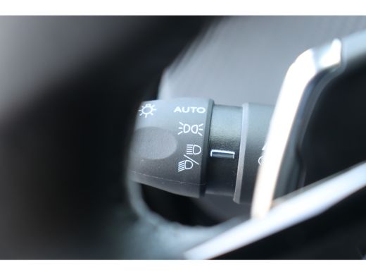 Peugeot 208 1.2 PURETECH 100PK ALLURE PACK AUTOMAAT / NAVI / LEDER / CLIMA / FULL-LED / CAMERA / 16" LMV / KE... ActivLease financial lease