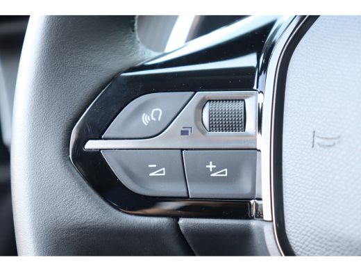 Peugeot 208 1.2 PURETECH 100PK ALLURE PACK AUTOMAAT / NAVI / LEDER / CLIMA / FULL-LED / CAMERA / 16" LMV / KE... ActivLease financial lease