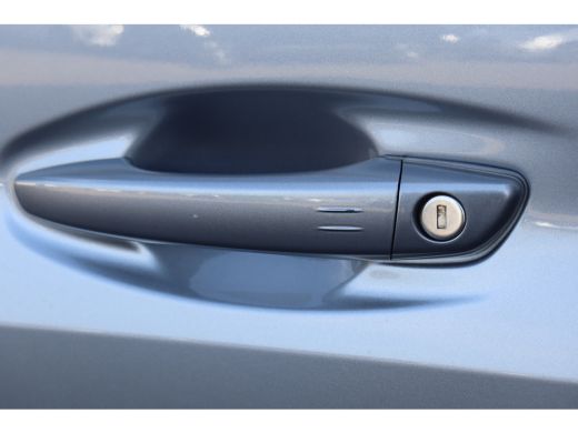 Peugeot 208 1.2 PURETECH 100PK GT PACK / NAVI / LEDER / CLIMA / PDC / 17" LMV / CAMERA / KEYLESS / ADAPT. CRU... ActivLease financial lease