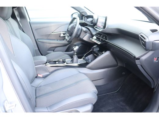Peugeot 208 1.2 PURETECH 100PK GT PACK / NAVI / LEDER / CLIMA / PDC / 17" LMV / CAMERA / KEYLESS / ADAPT. CRU... ActivLease financial lease