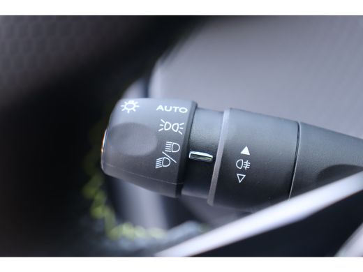 Peugeot 208 1.2 PURETECH 100PK GT PACK / NAVI / LEDER / CLIMA / PDC / 17" LMV / CAMERA / KEYLESS / ADAPT. CRU... ActivLease financial lease