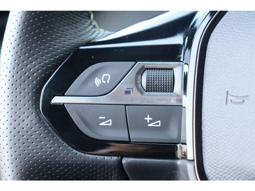 Peugeot 208 1.2 PURETECH 100PK GT PACK / NAVI / LEDER / CLIMA / PDC / 17" LMV / CAMERA / KEYLESS / ADAPT. CRU... ActivLease financial lease