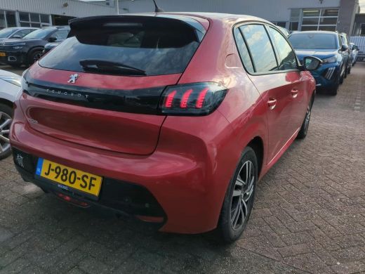 Peugeot 208 1.2 PureTech Allure | Navigatie | 3D Instrumentenpaneel | Apple carplay | Getinte ramen | 72.000km | ActivLease financial lease