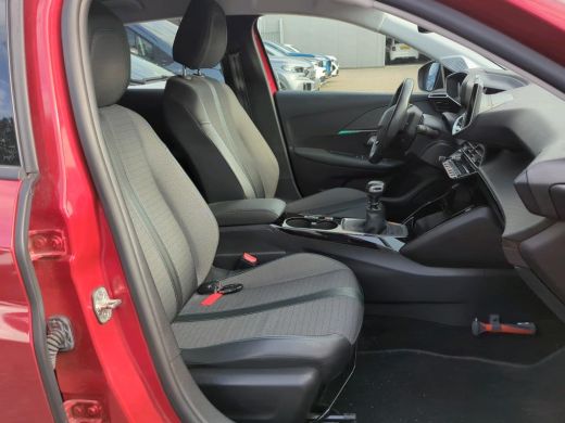 Peugeot 208 1.2 PureTech Allure | Navigatie | 3D Instrumentenpaneel | Apple carplay | Getinte ramen | 72.000km | ActivLease financial lease