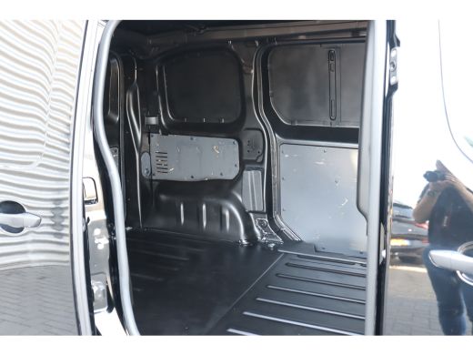 Peugeot Expert 1.5 BLUEHDI 100PK COMPACT PREMIUM / AIRCO / LED / PDC / TREKHAAK / BLUETOOTH / CRUISECONTROL / 1E... ActivLease financial lease