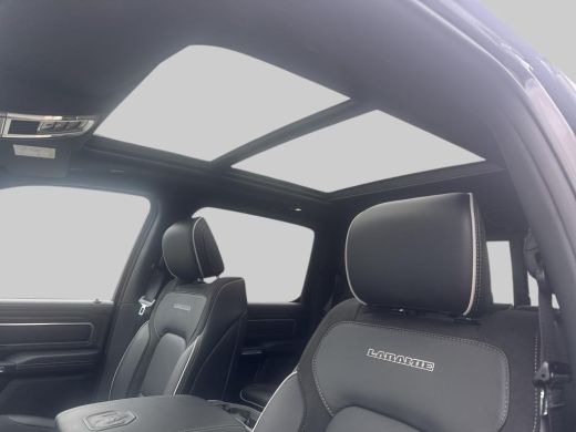 RAM 1500 Laramie Hurricane, BPM VRIJ | Incl. Tonneau cover |Panoramadak | Bijrijders scherm|  Adaptieve Cr... ActivLease financial lease