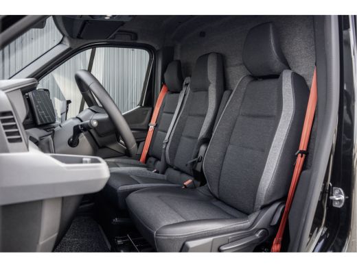 Renault Master T35 L2H2 | Red Edition | 87 kWh | LED | Camera | CarPlay | Navi | Cruise | Airco | PDC ActivLease financial lease