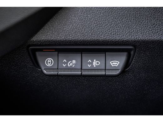 Renault Master T35 L2H2 | Red Edition | 87 kWh | LED | Camera | CarPlay | Navi | Cruise | Airco | PDC ActivLease financial lease