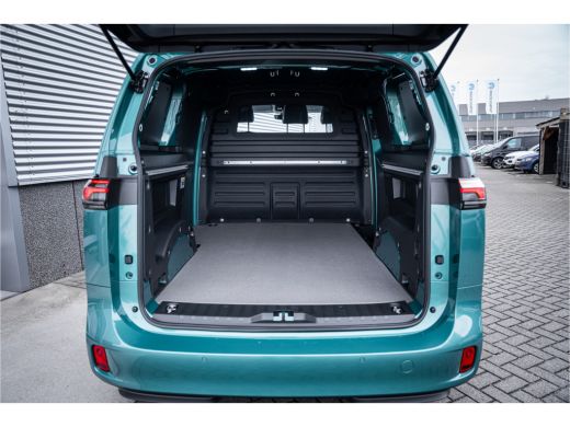 Volkswagen ID. Buzz Cargo Cargo Bulli edition - Trekhaak - Direct leverbaar - 4 Motion! ActivLease financial lease