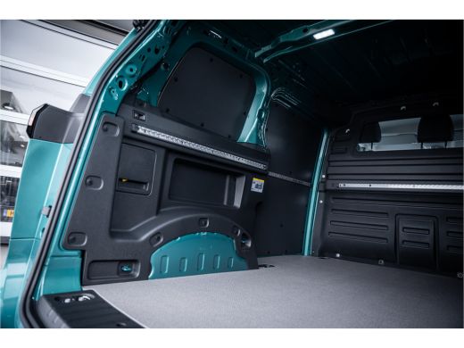Volkswagen ID. Buzz Cargo Cargo Bulli edition - Trekhaak - Direct leverbaar - 4 Motion! ActivLease financial lease