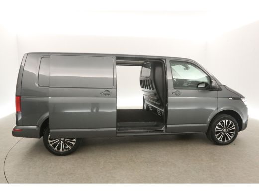 Volkswagen Transporter 2.0 TDI L2H1 150PK Automaat 2xSchuifdeur Airco Camera Carplay Cruise DSG Navi PDC LED 18"LMV Trek... ActivLease financial lease