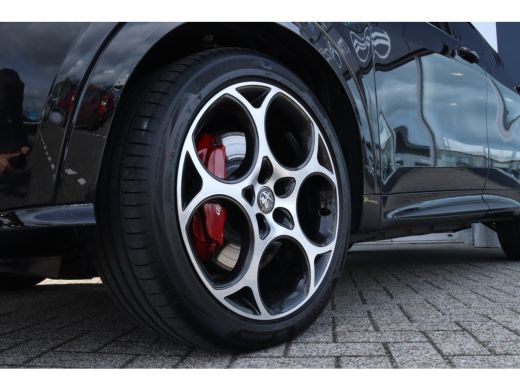Alfa Romeo Tonale 1.5T Hybrid Veloce | Adaptieve Cruise | 360' Camera | Stoelventilatie | Adaptieve Demping | Elekt... ActivLease financial lease