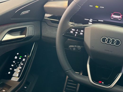Audi Q6 e-tron S edition quattro 388Pk 100 kWh / | Stoelverwarming voor en achter / Sportstoelen plus voorin / 3... ActivLease financial lease