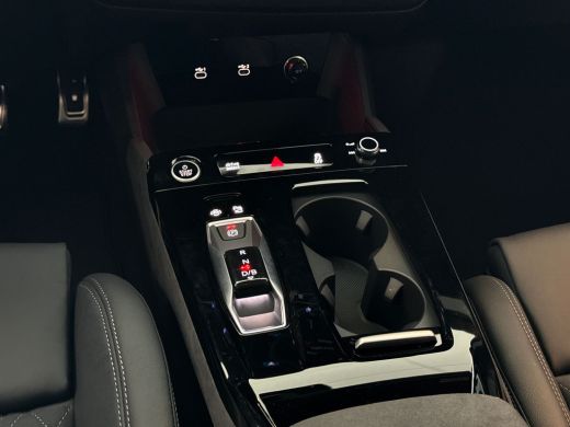 Audi Q6 e-tron S edition quattro 388Pk 100 kWh / | Stoelverwarming voor en achter / Sportstoelen plus voorin / 3... ActivLease financial lease