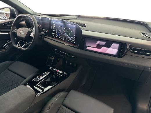 Audi Q6 e-tron S edition quattro 388Pk 100 kWh / | Stoelverwarming voor en achter / Sportstoelen plus voorin / 3... ActivLease financial lease