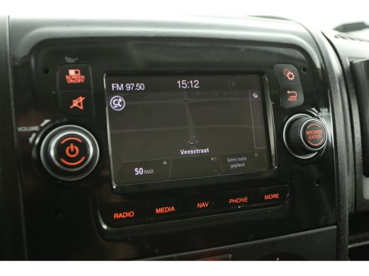 Citroën Jumper 33 2.2 BlueHDi L2H2 Airco Camera Cruise Navigatie Trekhaak 3 Persoons Elektrpakket ActivLease financial lease