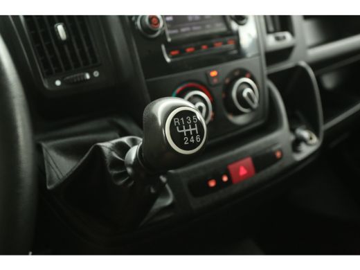 Citroën Jumper 33 2.2 BlueHDi L2H2 Airco Camera Cruise Navigatie Trekhaak 3 Persoons Elektrpakket ActivLease financial lease