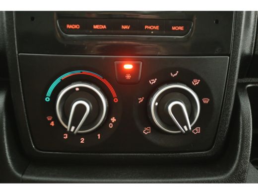 Citroën Jumper 33 2.2 BlueHDi L2H2 Airco Camera Cruise Navigatie Trekhaak 3 Persoons Elektrpakket ActivLease financial lease