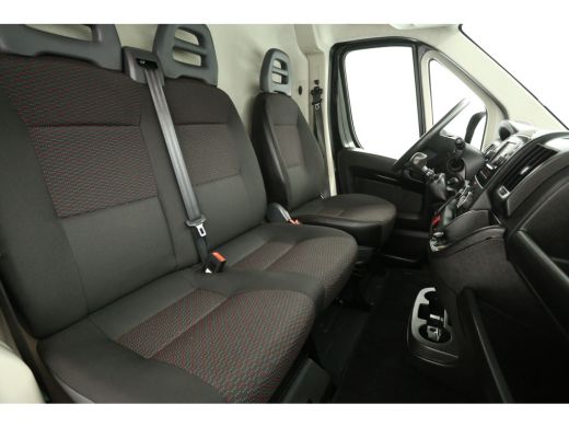 Citroën Jumper 33 2.2 BlueHDi L2H2 Airco Camera Cruise Navigatie Trekhaak 3 Persoons Elektrpakket ActivLease financial lease