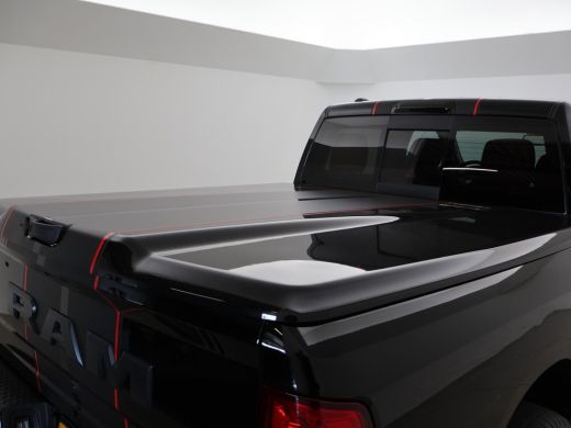 Dodge Ram 1500 1500 5.7 V8 357 PK LPG 4X4 CREW CAB *3.934 KM!* + LEDER | SCHUIFDAK | CAMERA | TREKHAAK 3500 KG ActivLease financial lease