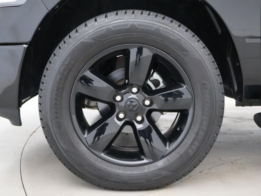 Dodge Ram 1500 1500 5.7 V8 357 PK LPG 4X4 CREW CAB *3.934 KM!* + LEDER | SCHUIFDAK | CAMERA | TREKHAAK 3500 KG ActivLease financial lease