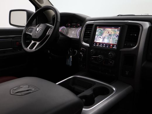 Dodge Ram 1500 1500 5.7 V8 357 PK LPG 4X4 CREW CAB *3.934 KM!* + LEDER | SCHUIFDAK | CAMERA | TREKHAAK 3500 KG ActivLease financial lease