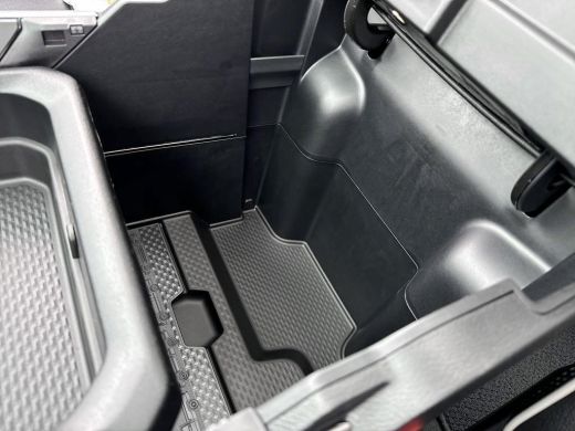 Dodge Ram 1500 1500 5.7 V8 4x4 Crew Cab Laramie | GEHEEL RIJKLAAR!!! | Model24 BPM VRIJ!| Elektr. treeplanken | ... ActivLease financial lease