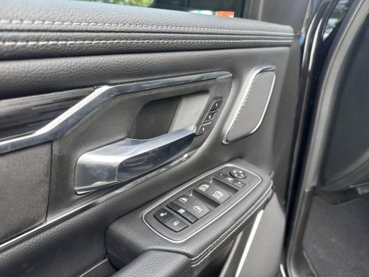 Dodge Ram 1500 1500 5.7 V8 4x4 Crew Cab Laramie | GEHEEL RIJKLAAR!!! | Model24 BPM VRIJ!| Elektr. treeplanken | ... ActivLease financial lease