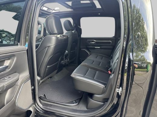 Dodge Ram 1500 1500 5.7 V8 4x4 Crew Cab Laramie | GEHEEL RIJKLAAR!!! | Model24 BPM VRIJ!| Elektr. treeplanken | ... ActivLease financial lease