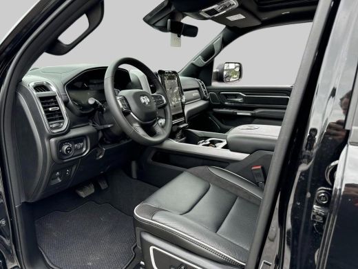 Dodge Ram 1500 1500 5.7 V8 4x4 Crew Cab Laramie | Model24 | Elektr. treeplanken | Head-up | 360gr camera| Panora... ActivLease financial lease