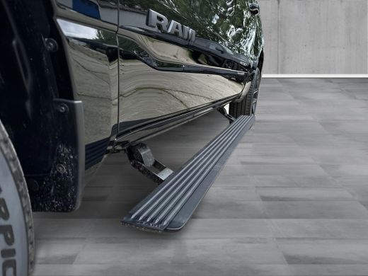 Dodge Ram 1500 1500 5.7 V8 4x4 Crew Cab Laramie | Model24 | Elektr. treeplanken | Head-up | 360gr camera| Panora... ActivLease financial lease