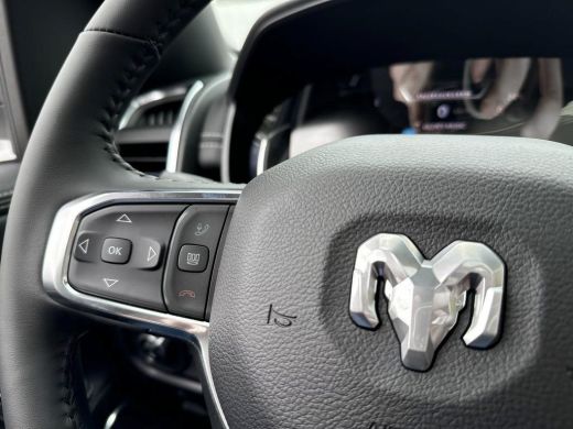 Dodge Ram 1500 1500 5.7 V8 4x4 Crew Cab Laramie | Model24 | Elektr. treeplanken | Head-up | 360gr camera| Panora... ActivLease financial lease