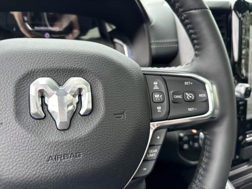 Dodge Ram 1500 1500 5.7 V8 4x4 Crew Cab Laramie | Model24 | Elektr. treeplanken | Head-up | 360gr camera| Panora... ActivLease financial lease