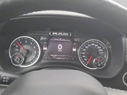 Dodge Ram 1500 1500 5.7 V8 4x4 Crew Cab Laramie | Tonneau cover| Panoramadak | elek. Treeplanken | 360gr camera ... ActivLease financial lease