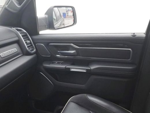 Dodge Ram 1500 1500 5.7 V8 4x4 Crew Cab Laramie | Tonneau cover| Panoramadak | elek. Treeplanken | 360gr camera ... ActivLease financial lease