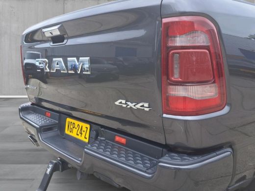 Dodge Ram 1500 1500 5.7 V8 4x4 Crew Cab Limited DEMO AANBIEDING! | Bakflip | Panoramadak | elect. Treeplanken | ... ActivLease financial lease