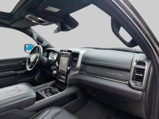 Dodge Ram 1500 1500 5.7 V8 4x4 Crew Cab Limited DEMO AANBIEDING! | Bakflip | Panoramadak | elect. Treeplanken | ... ActivLease financial lease