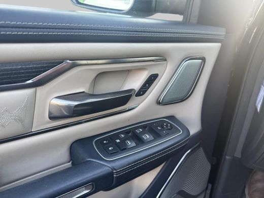 Dodge Ram 1500 1500 5.7 V8 4x4 Crew Cab Limited | Multifuncionele tailgate | Trekhaak 13-polig Geheel rijklaar i... ActivLease financial lease