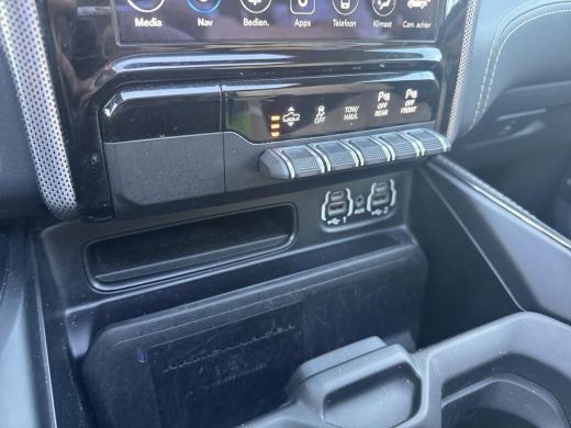 Dodge Ram 1500 1500 5.7 V8 4x4 Crew Cab Limited | Multifuncionele tailgate | Trekhaak 13-polig Geheel rijklaar i... ActivLease financial lease