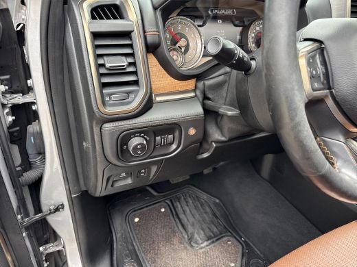 Dodge Ram 1500 1500 5.7 V8 4x4 Crew Cab Longhorn | LPG 200L | Trekhaak 13-polig | Geheel rijklaar incl. Garantie ActivLease financial lease