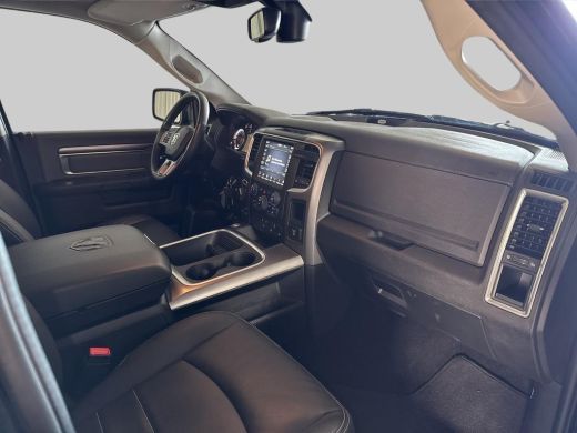 Dodge Ram 1500 1500 5.7 V8 4x4 Crew Cab | Tonneau cover in carroseriekleur| Trekhaak 13-polig| LPG | Geheel rijk... ActivLease financial lease