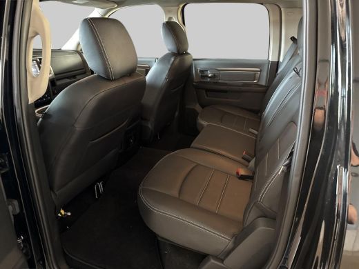Dodge Ram 1500 1500 5.7 V8 4x4 Crew Cab | Tonneau cover in carroseriekleur| Trekhaak 13-polig| LPG | Geheel rijk... ActivLease financial lease